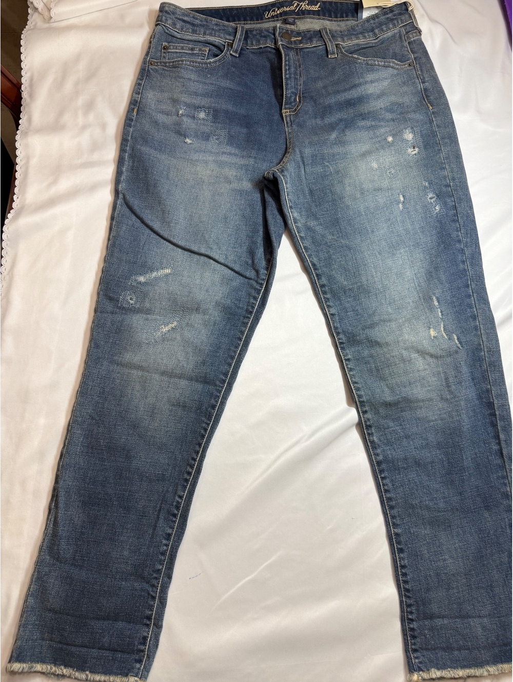 Universal Thread Women's Mid-Rise Boyfriend Crop Jeans Size 12, 31 Waist, Dist.